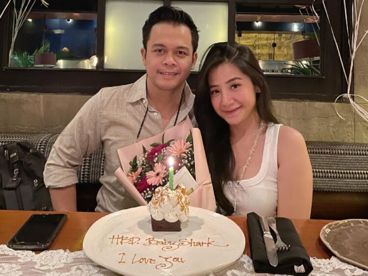 Clerence Chyntia (kanan) semasa hidup. Istri dari Rio Alief (drummer NOAH) itu meninggal pada Selasa (18/10/2022) di usia 28 tahun.